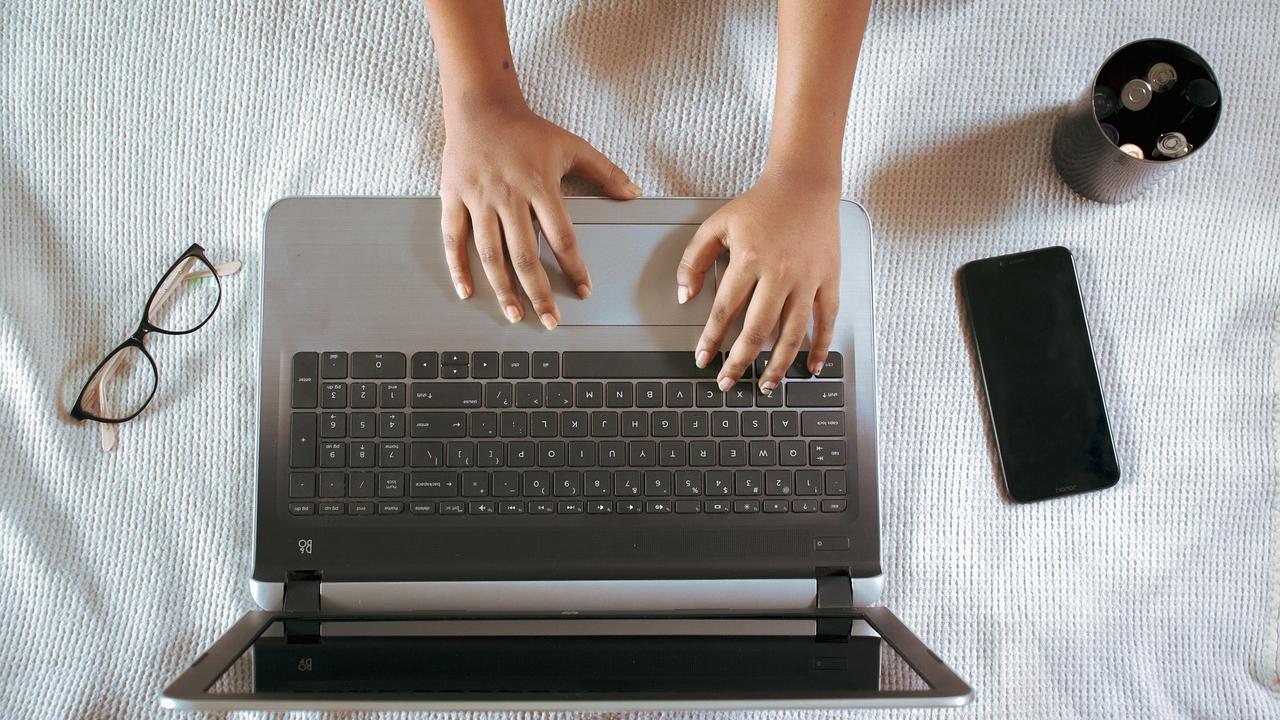 flatlay-5115827_1280 (1)